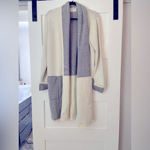 Like new Carly Jean Los Angeles Cardigan